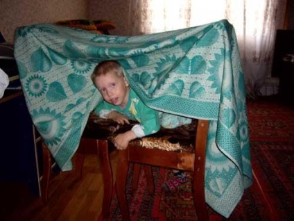 Cum sa faci un cort dintr-o pătură și o pernă - mbdou d