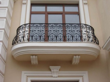 Balustrade forjate ceea ce este, avantajele și dezavantajele unui astfel de gard, o fotografie a opțiunilor frumoase de balustradă