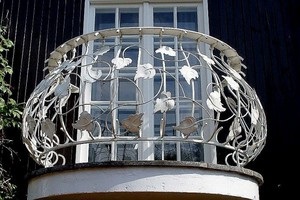 Balustrade forjate ceea ce este, avantajele și dezavantajele unui astfel de gard, o fotografie a opțiunilor frumoase de balustradă