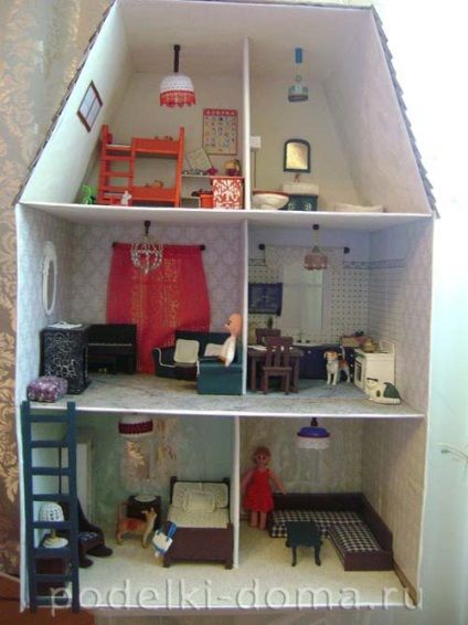 Doll lakásában, egy doboz ötletek és műhelyek