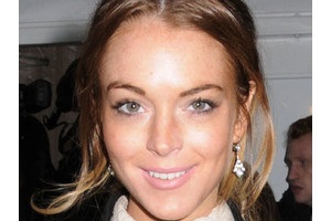 Lindsay Lohan își pierde nasul - ziua femeii