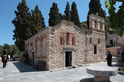 Mănăstirea Kera, Crit