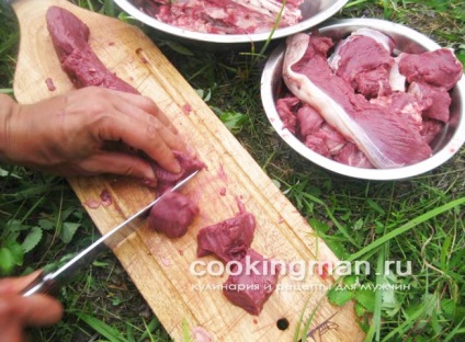 Caverna de carne prăjită cu ceapă - gătit pentru bărbați