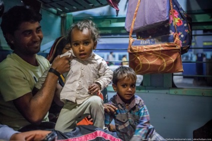 Általános kocsik indiai vonatok, szórakoztató portál