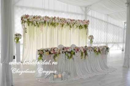 Înregistrarea florilor de nuntă - prețurile pentru decorarea sălii de nuntă, exemple de lucrări
