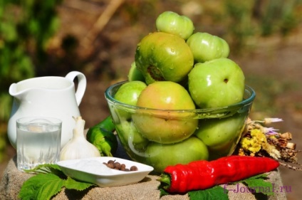 Roșii verde marinate picante pentru rețetă de iarnă cu fotografie