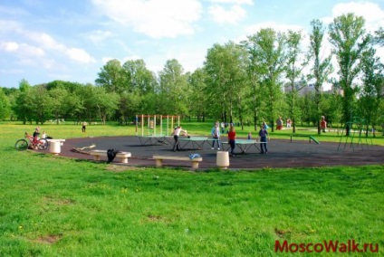 Parcul numit după aniversarea a 50 de ani din octombrie - plimbări la Moscova, parcuri