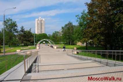 Parcul numit după aniversarea a 50 de ani din octombrie - plimbări la Moscova, parcuri