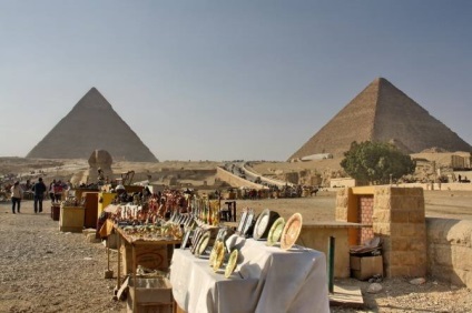 Piramidele din Giza 