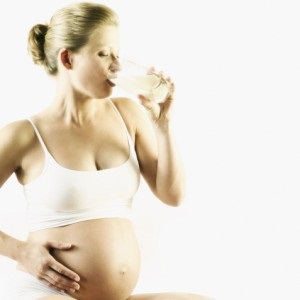 Aportul lichidului în timpul sarcinii - merită limitat