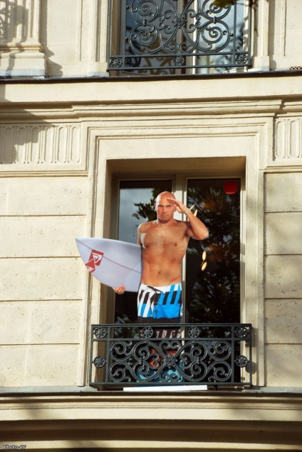 Mergeți prin Champs Elysées