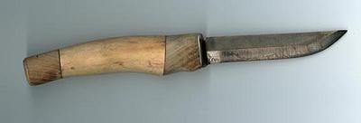 Mânerul cuțitului din cornul elanului este o armă populară