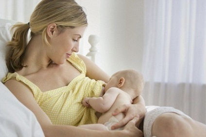 Cât de mult lapte matern sau amestec trebuie să mănânce un nou-născut pentru o singură bucată