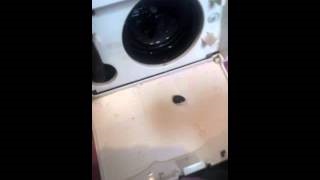 Vizionați video cum să eliminați spuma în mașina de spălat