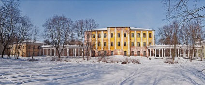 Manor Pehra-Yakovlevskoye