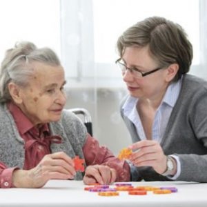 Îngrijirea persoanelor în vârstă, serviciul de la domiciliu