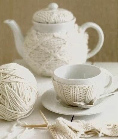 Comfort belsejében kötött kis dolgok (a kezüket) Comfort belsejében kötött kis dolgok
