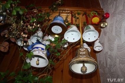 Viktor Meshcheryakov colectează clopote de la tabletop până la decorative sau manual