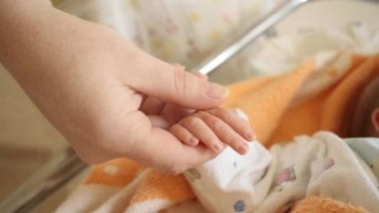 Az orosz orvosok küzdenek az élet egy baba után a kazah összeesküvés
