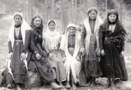 Balkarieni - oameni care au supraviețuit deportării și reinstalării, istoriei de origine, culturii și tradițiilor