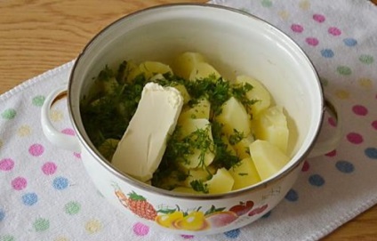 Belyashi burgonyával és gyógynövények - recept fotókkal