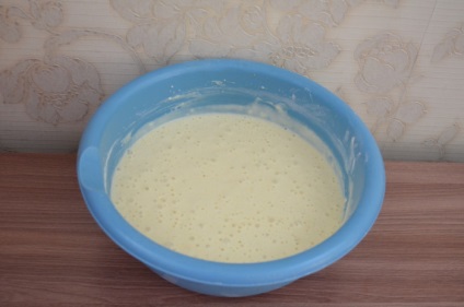 Gyors Torta kefir töltelék nélkül -, hogyan kell elkészíteni zselés torta a sütőben a kefir, lépésről lépésre