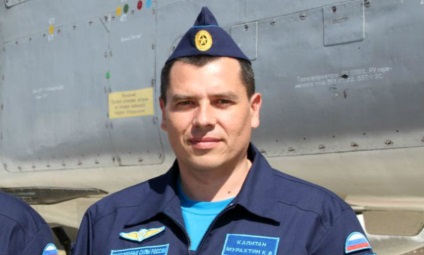 Militanții care au împușcat pilotul bombardierului descendent au fost intervievați de mass-media