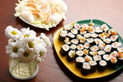 Efectuarea de sushi la tainele de gătit la domiciliu - rețete simple