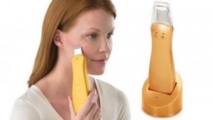 Curățarea la domiciliu a feței cu ajutorul metodelor disponibile în vid și dispozitive cu ultrasunete