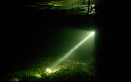 Lanternă pentru spearfishing este un pic despre apartamente, lumeni, lumină și culoare