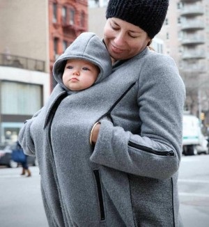 Как да се носят на 2 месечно бебе