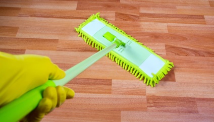 Cum să spălați podeaua din bucătărie