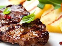 Cum să gătești carne de vită cu entrecote cu carne de vită și banane