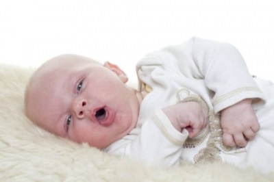 Cum să verificați gâtul unui bebeluș cu inflamația acestuia - ecran-șir - înregistrarea online a femeilor