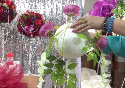 Cum sa faci un stand elegant pentru flori cu un minim de atasamente - manual