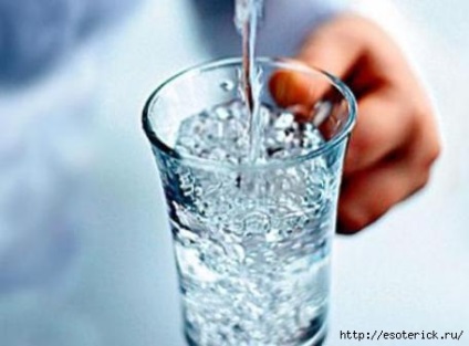Cum să înregistrați informații într-un pahar de apă pentru o mai bună sănătate
