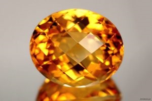 Sárga topáz kő fotó, jellemzői és értéke az emberre