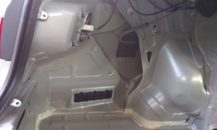 Kia rio iii (nou 2012); compartimentul de ventilație a vagonului, tuning auto kia rio, poliglotul proprietarului 3070