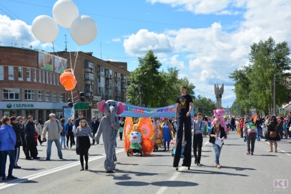 Komiinform, în parada cărucioarelor din Syktyvkar - livrarea unui miracol - a ocolit imaginea prezidențială