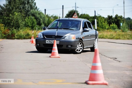 Cursuri de conducere extremă și contra-conducere la Moscova, gaze