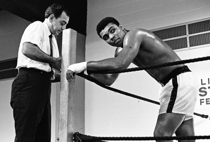 Legenda boxului mondial Mohammed Ali a murit pe 75 de ani de viață de box și MMA sport