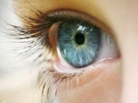 Oamenii cu ochi albastri-gri, culori magice