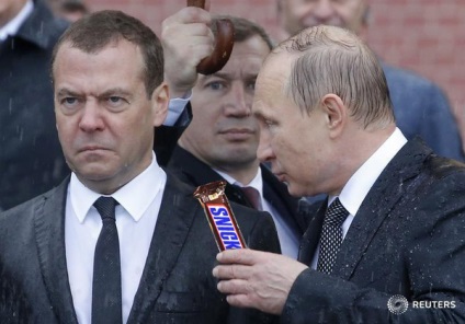 Cel mai bun photoshop, panglica lui Medvedev și Putin