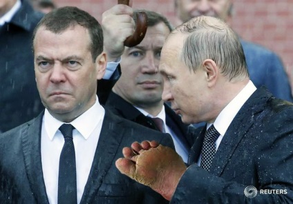 Cel mai bun photoshop, panglica lui Medvedev și Putin