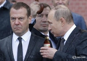 Cel mai bun photoshop, panglica lui Medvedev și Putin