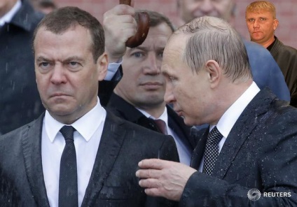 Cel mai bun photoshop, panglica lui Medvedev și Putin