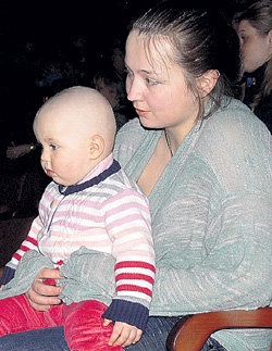 Soțul ei, Gumchenko, nu o lasă să-și vadă familia