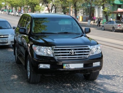 Pe ce mașini fac oficialii ucraineni 