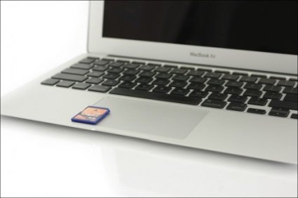 Преглед ябълка MacBook Air през 2010 г. (11, 6 