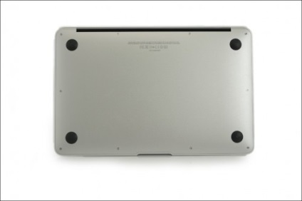 Преглед ябълка MacBook Air през 2010 г. (11, 6 